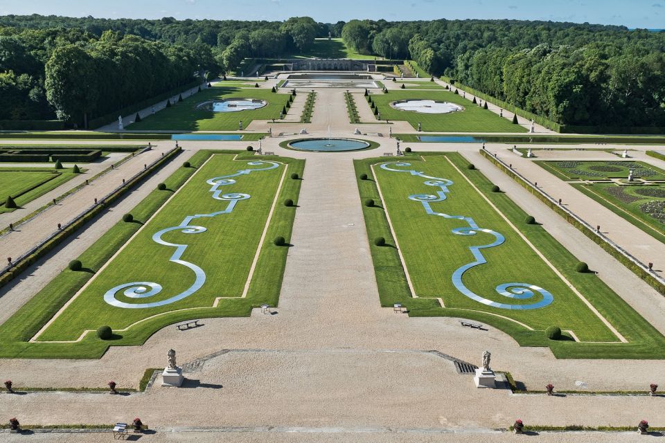 Vaux le Vicomte Chateau Entry Ticket and Chateaubus Transfer - Key highlights worth your attention
