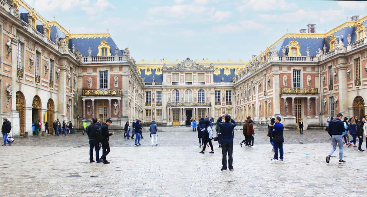 Versailles & Giverny from Paris PRIVATE TOUR with PHOTOSHOOT - The outdoor photoshoot and the rules that keep you stress-free