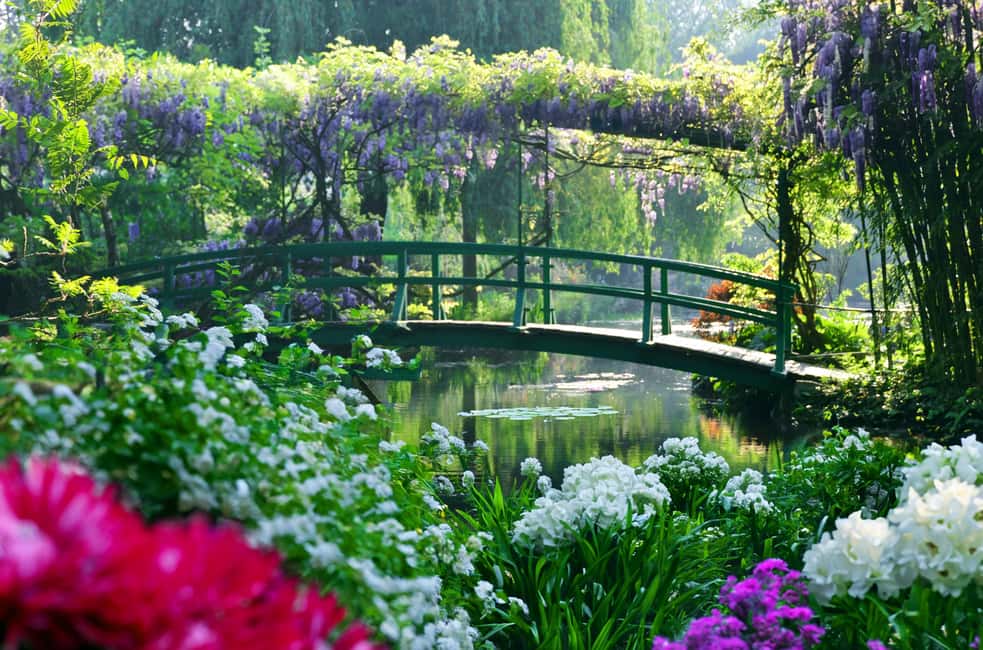 Versailles & Giverny from Paris PRIVATE TOUR with PHOTOSHOOT - Price and value: is $1,367 per group good for this day?