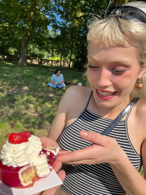 Versailles: Local & small-group Farmers' Market Food Tour - Saint-Louis streets and the Royal Stables: a walk that earns the photos